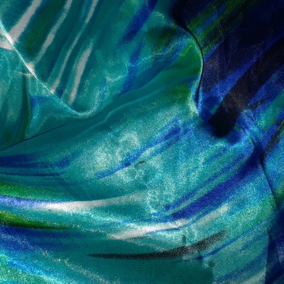 BNWT Morgan & Co. Backless Halter Formal Dress - Picture 8 of 8